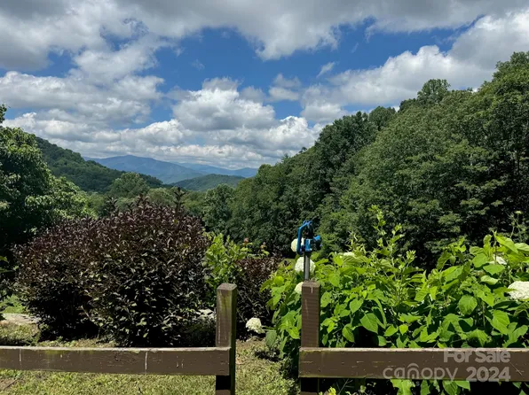 35 Flying Hawk Way #35, Clyde, NC 28721