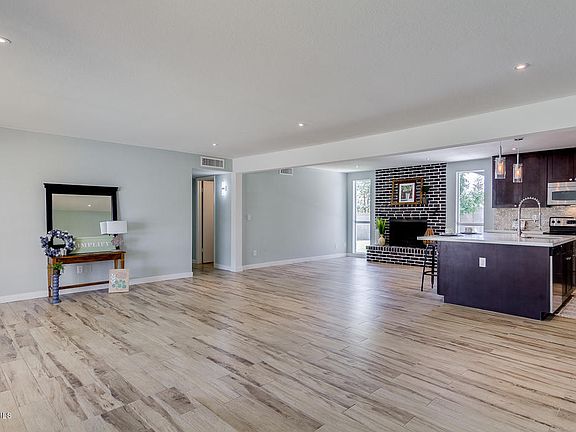 4th image of 4620 W Mercer Ln