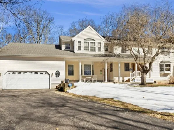 11 Fox Ct, South Kingstown, RI 02879
