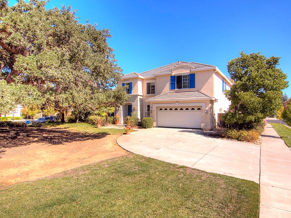 Livermore Estate on Large Lot