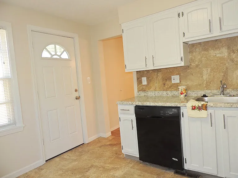 15800 Scottsdale Blvd — Photo 7