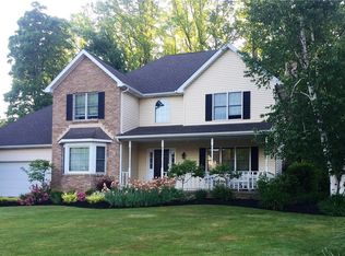 217 Oak Tree Ct, Erie, PA 16511