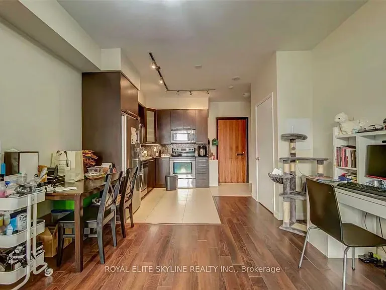 500 Sherbourne St #708 — Photo 2