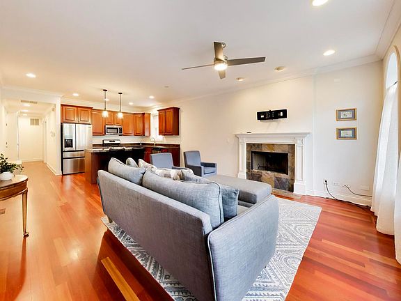 3rd image of 4309 N Richmond St APT 2S