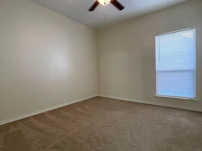 10525 Flat Creek Trl — Photo 17