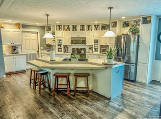 240 Dominguez Ln, Marion, TX 78124