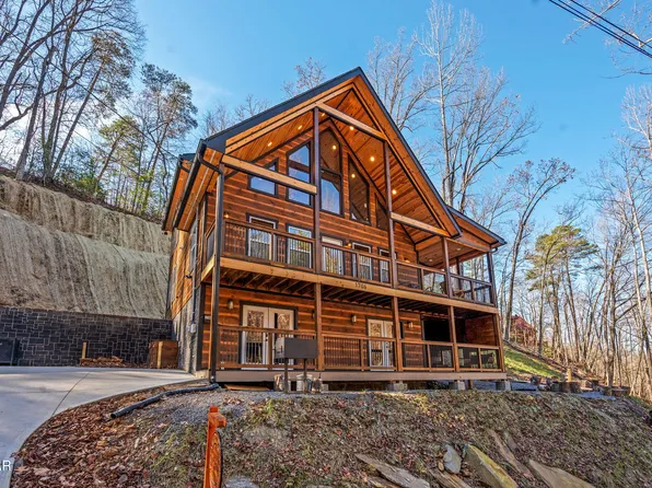 1706 Ski View Dr, Sevierville, TN 37876