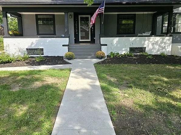 529 43rd St, Des Moines, IA 50312