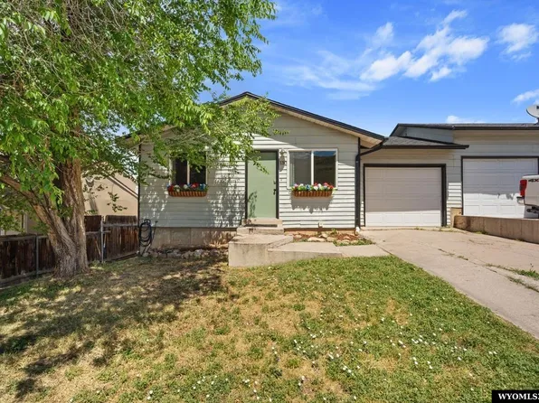 130 Hunt Ave, Evanston, WY 82930