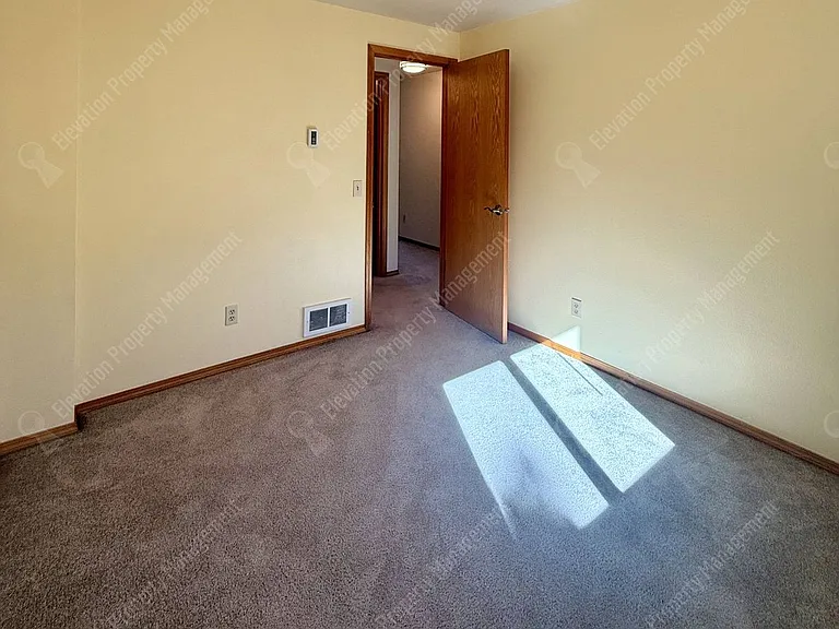 3092 NE Tahoe Ct — Photo 18