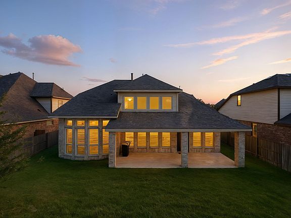 3rd image of 6923 Red Oak Dr