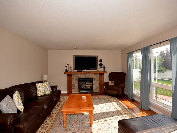 3rd image of 1409 Pintail Ct