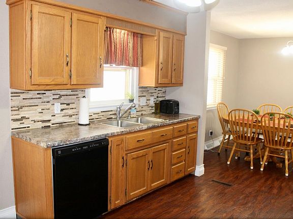 3rd image of 2918 Skyline Dr
