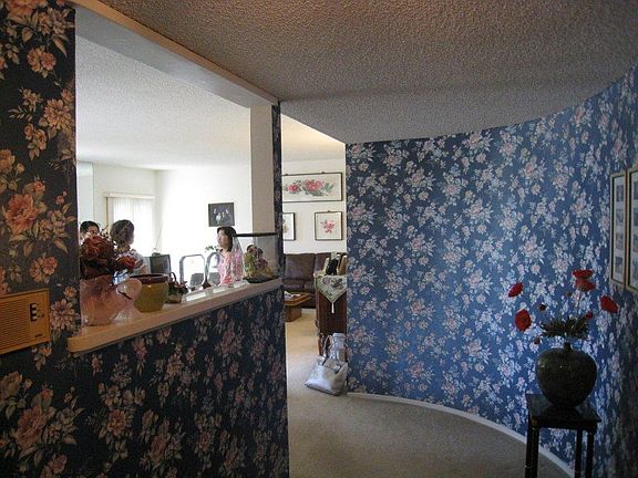 3rd image of 5650 Woodman Ave Unit 204