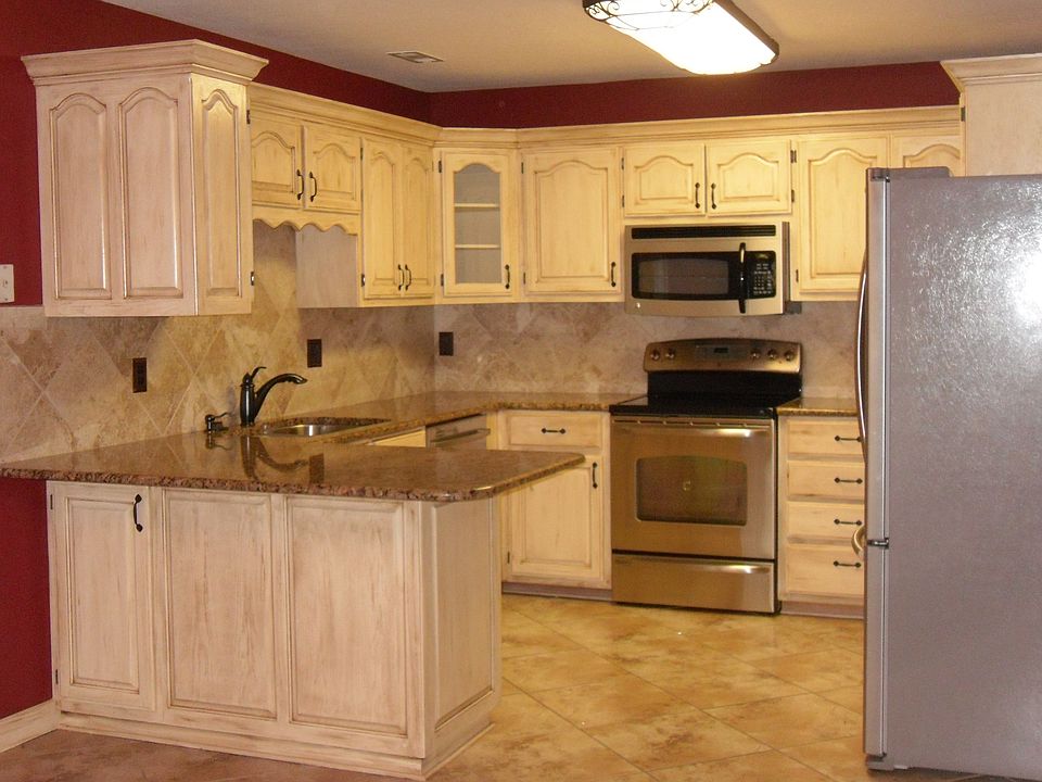Kitchen Pic 1