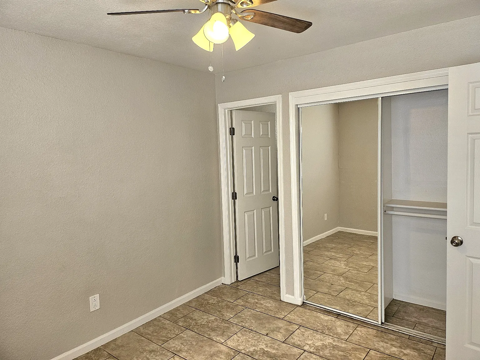 1 bed, 600 sqft, $895 — Photo 4