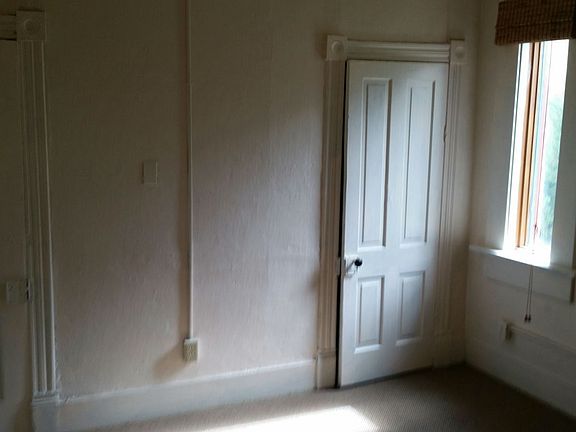 bedroom closet view_02042016