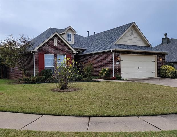 1st image of 4029 W Twin Oaks St
