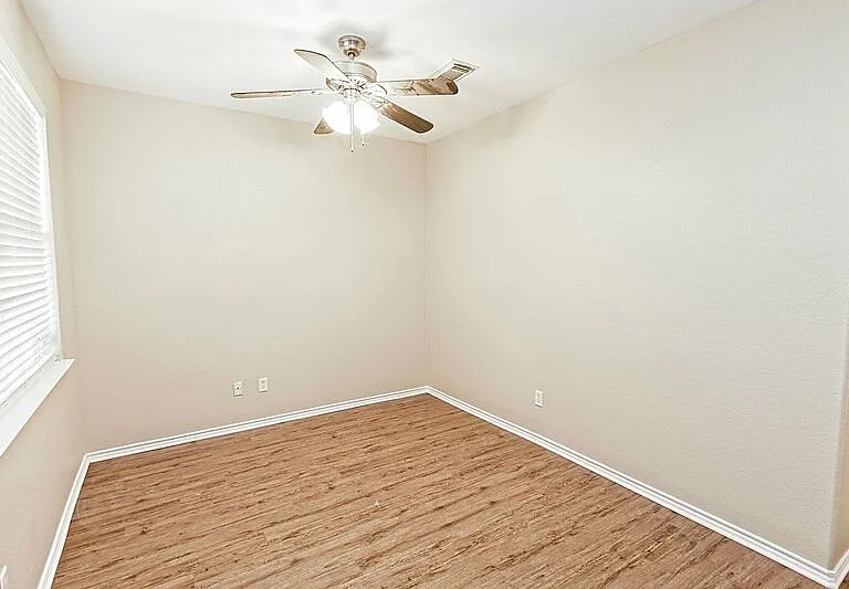 4009 Hidden Meadow Ct — Photo 15