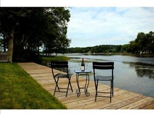 19 Edgewater Ln, Taunton, MA 02780