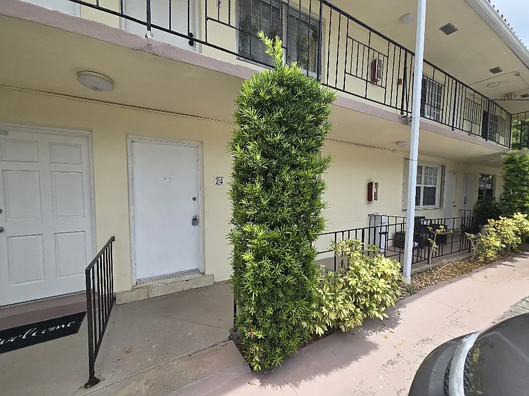 345 Michigan Ave #24 — Photo 19