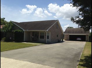 3849 Hays Ave, Groves, TX 77619