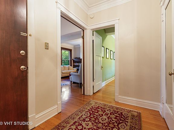 3rd image of 3733 N Pine Grove Ave APT 3N