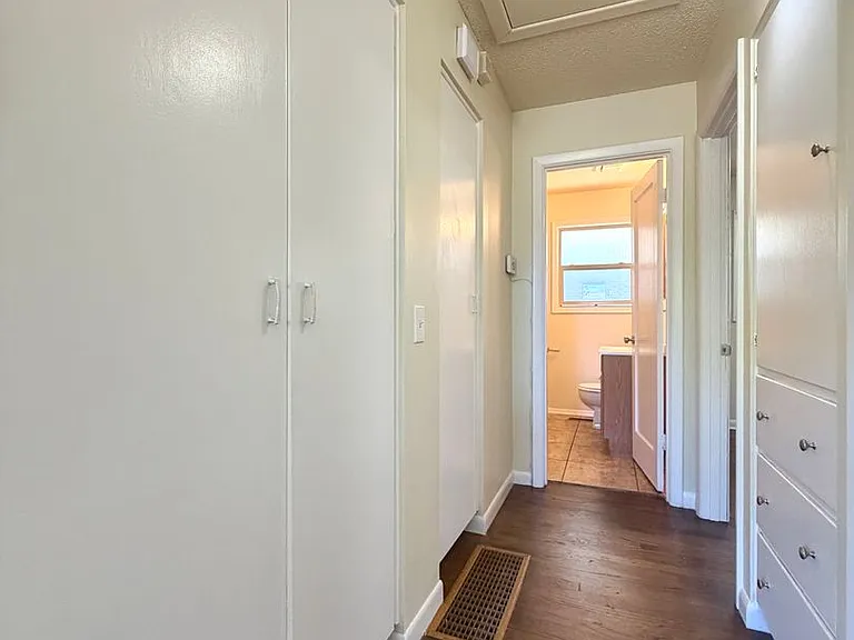 8020 N Saint Johns Ave — Photo 6