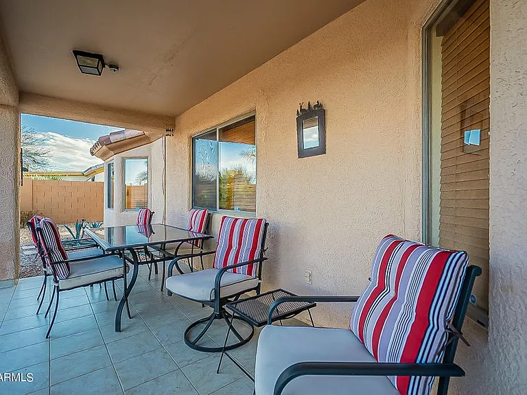 1105 N Cota Ln — Photo 37