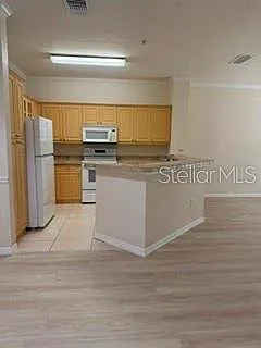 1 bed, 1.0 bath, 782 sqft, $1,400 — Photo 2