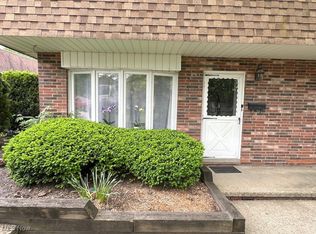 6482 State Rd APT E1, Parma, OH 44134