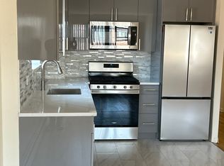 914 E 211th St #3, Bronx, NY 10469