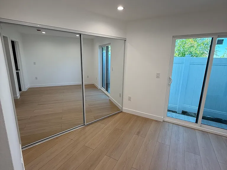10939 Christine Way — Photo 10