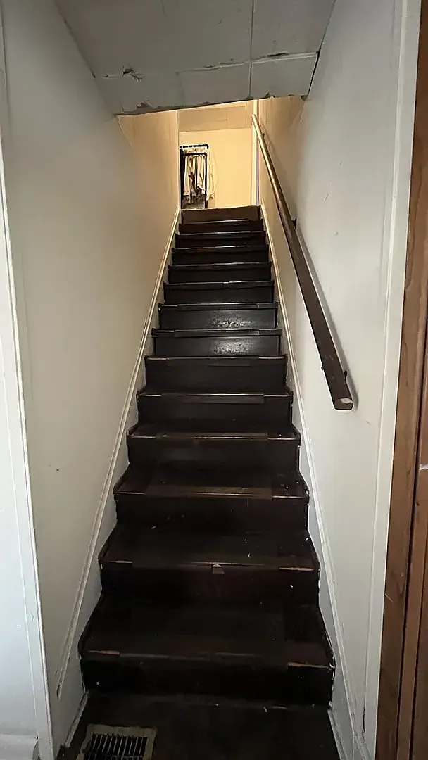 810 N Lincoln St — Photo 3