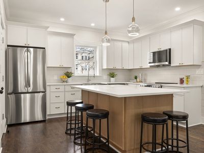 59 Wenham St Floor 2, Jamaica Plain, MA, 02130