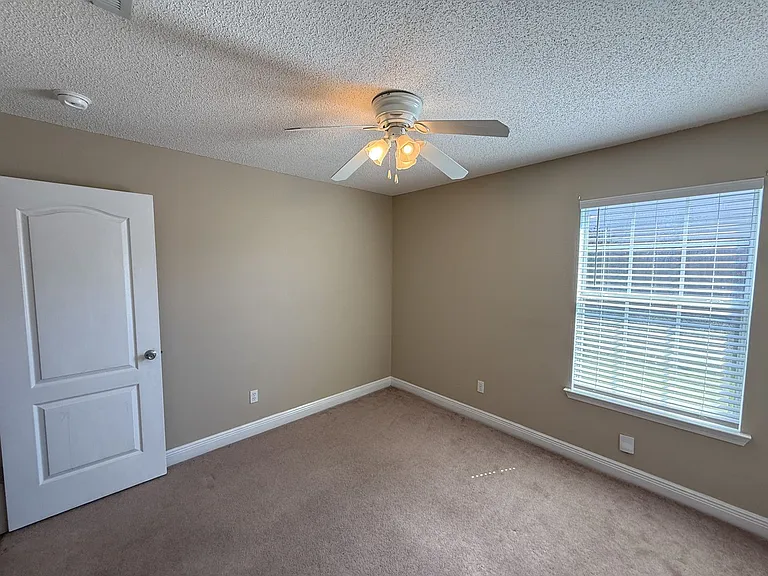 1519 Sandcliff Dr — Photo 13