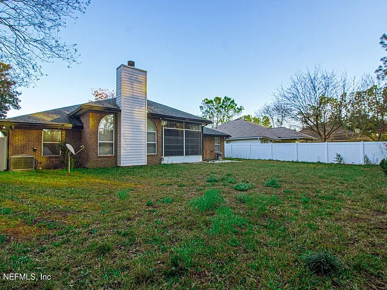 8146 Leafcrest Dr — Photo 26