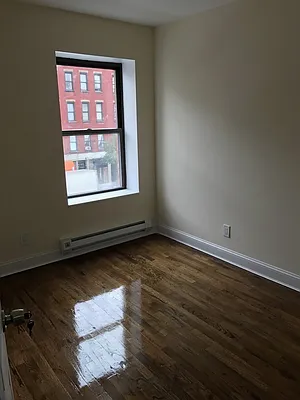 Rented by Salon Realty Corp | media 12