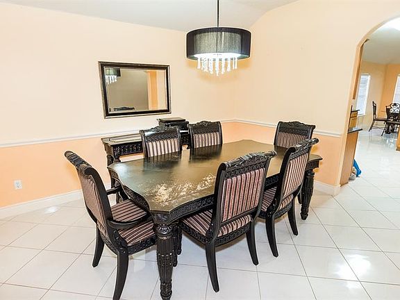 4th image of 7911 Pelican Ln