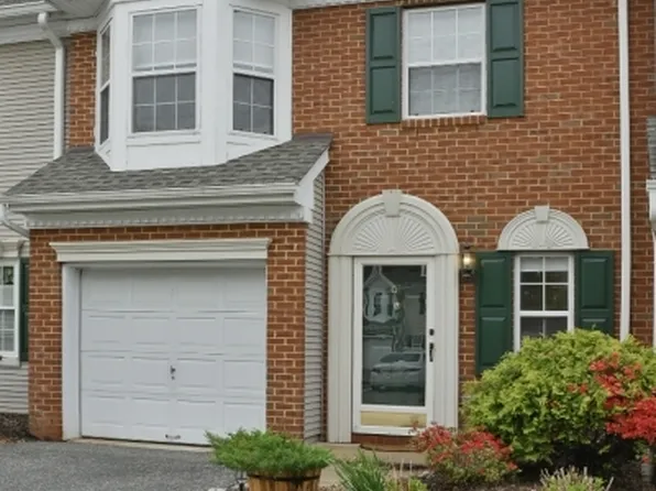 61 Washington Ct, Towaco, NJ 07082