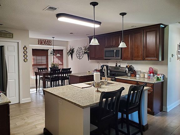 3rd image of 10034 Plank Ln