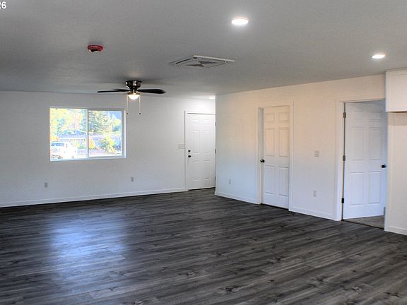 3rd image of 203 Henry St