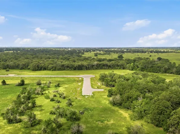 2400 Coronado Ests, Bryan, TX 77808