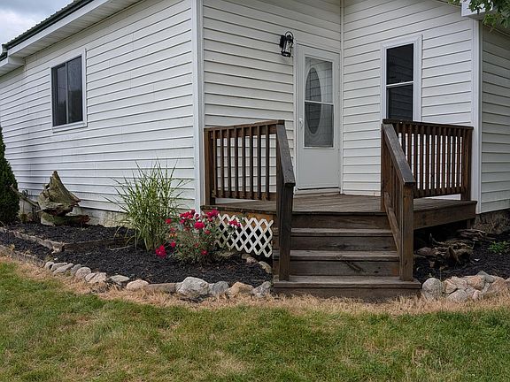 5th image of 950 W 40th St