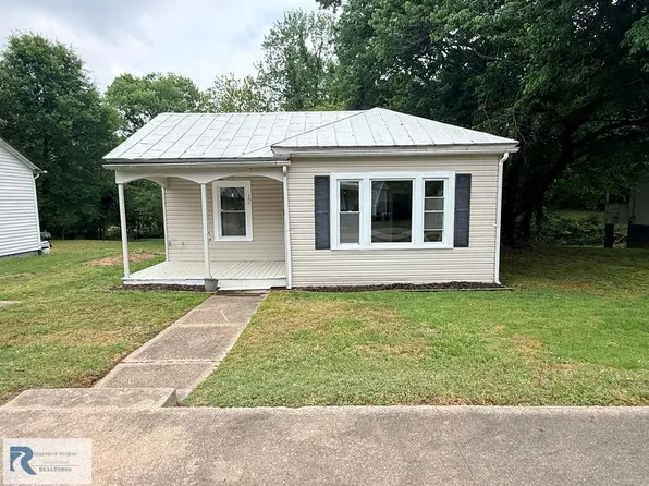17 Garland St, Danville, VA 24541
