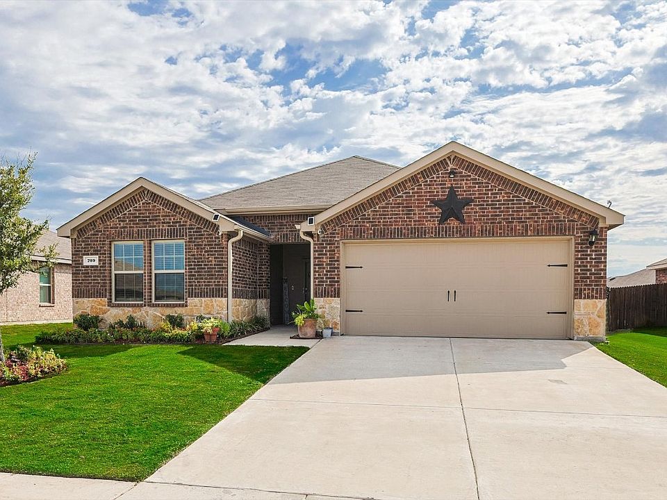 1st image of 709 Saddle Oak Ln