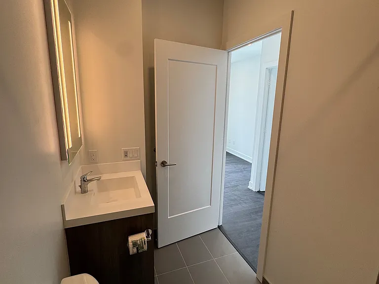 25 Cordova Ave #Penthouse 05 — Photo 13