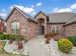 5401 S 61st St, Rogers, AR 72758