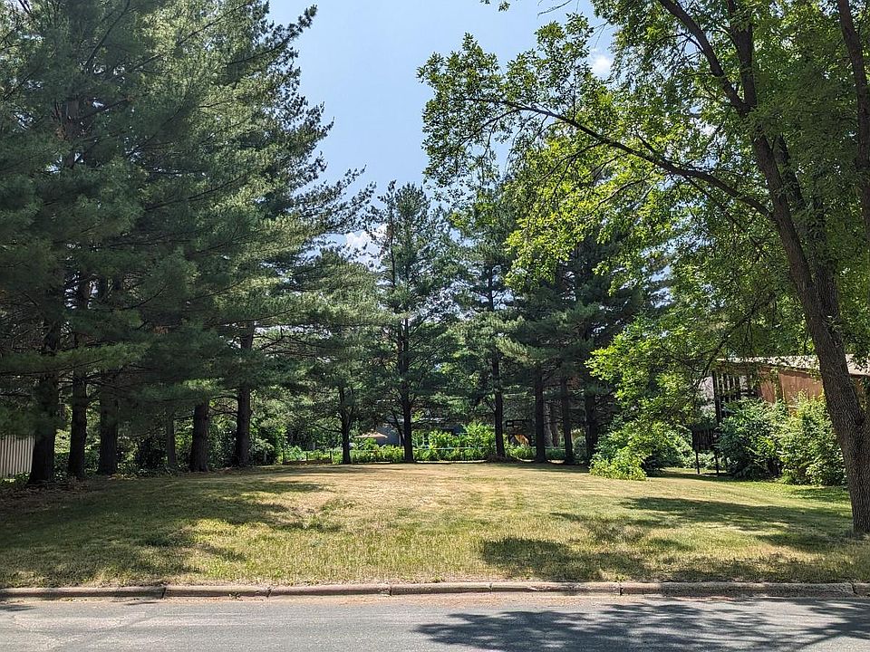 1st image of 921 Ivanhoe Dr