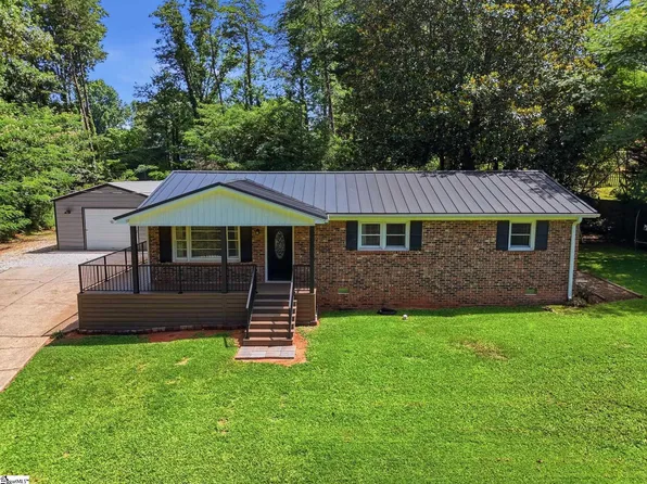 30 Dogwood Dr, Travelers Rest, SC 29690